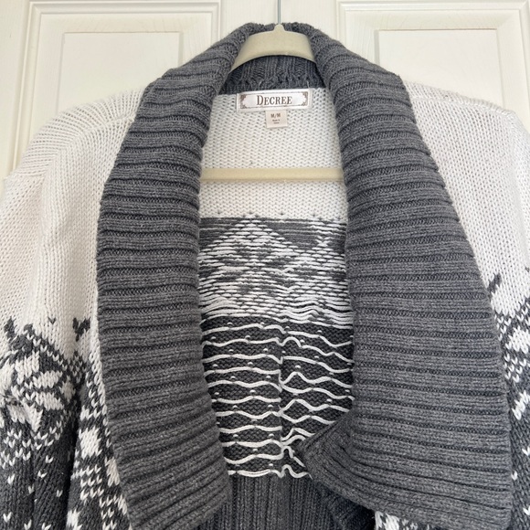 Decree Gray & White Open-Front Shawl Cardigan - Picture 2 of 3